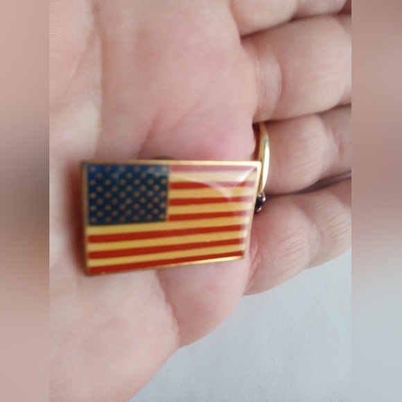 Patriotic USA Flag Lot of Vintage Pins And Key Chain United States Of America - Picture 2 of 9